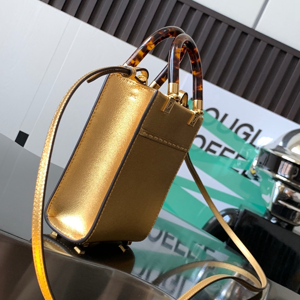 スーパーコピーブランドバッグ背面デザイン